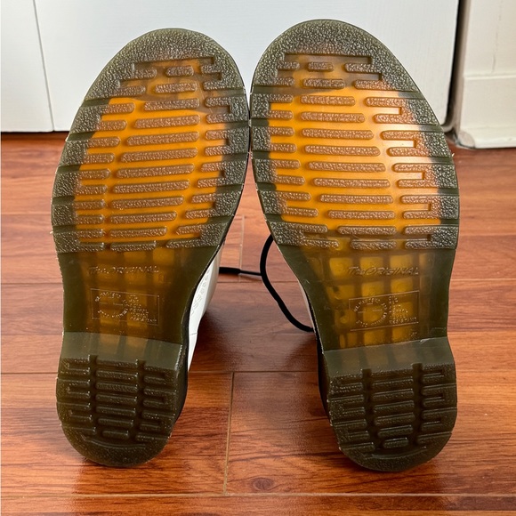 Dr Martens 1460 8 Eye Smooth Boot - White *LIKE NEW* - Picture 4 of 11